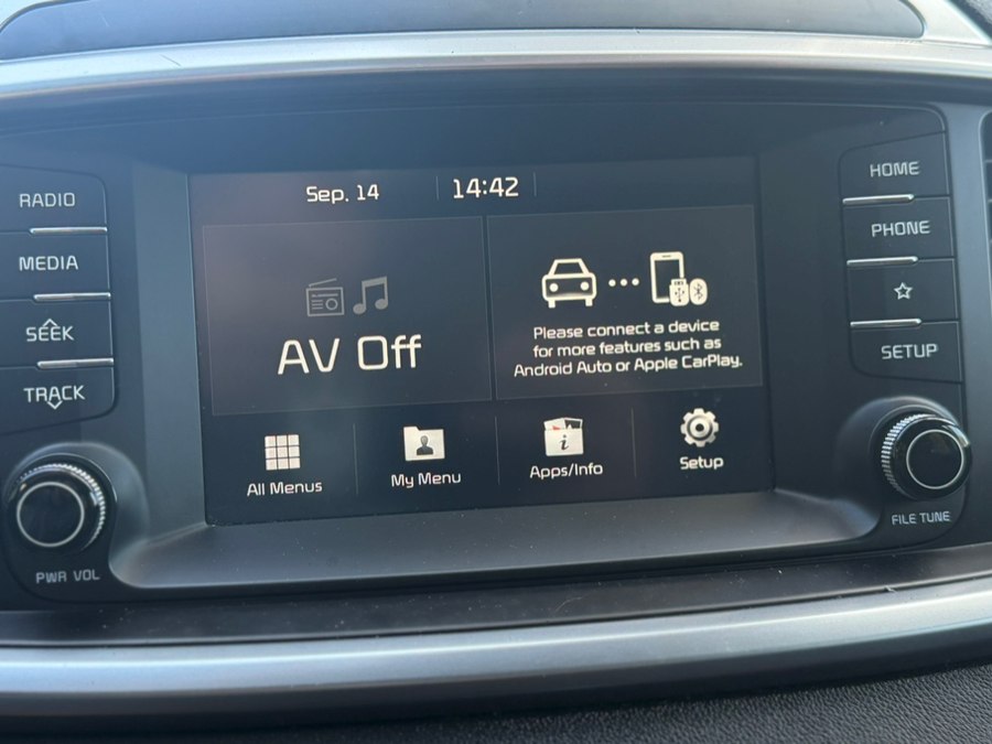 2020 Kia Sorento LX - Photo 9