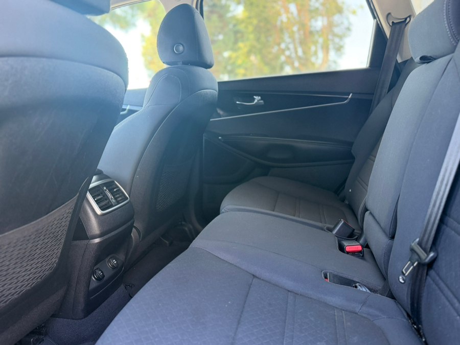2020 Kia Sorento LX - Photo 13