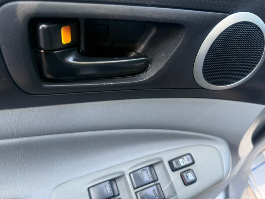 2011 Toyota Tacoma PreRunner - Photo 6