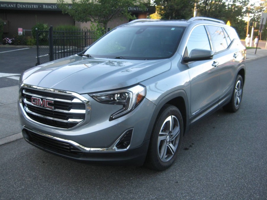 2020 GMC Terrain SLT 4x4 4dr SUV, available for sale in Massapequa, New York | Rite Choice Auto Inc.. Massapequa, New York