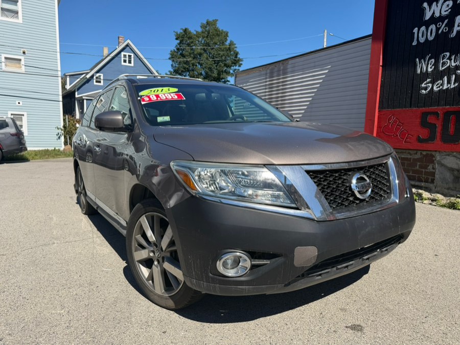 Used 2013 Nissan Pathfinder in Worcester, Massachusetts | Worcester Auto Outlet LLC. Worcester, Massachusetts