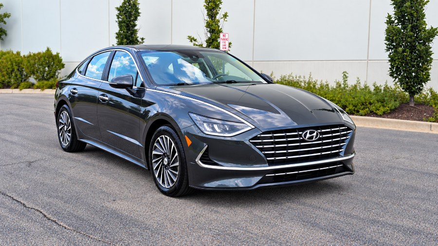 Used 2023 Hyundai Sonata Hybrid in Glenview, Illinois | MOTOR DEALS USA. Glenview, Illinois