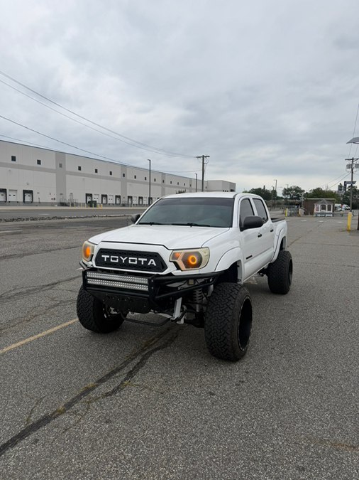 Super White 2015 Toyota Tacoma Pickup Truck Four-Wheel Drive Automatic