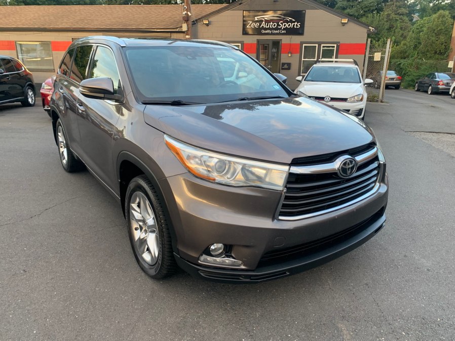 Used 2015 Toyota Highlander in Manchester, Connecticut | Zee Auto Sports. Manchester, Connecticut