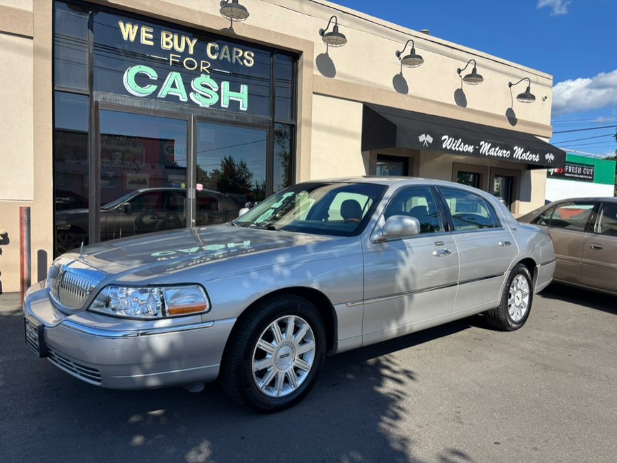 2007 Lincoln Town Car 4dr Sdn Signature Limited, available for sale in New haven, Connecticut | Wilson Maturo Motors. New haven, Connecticut