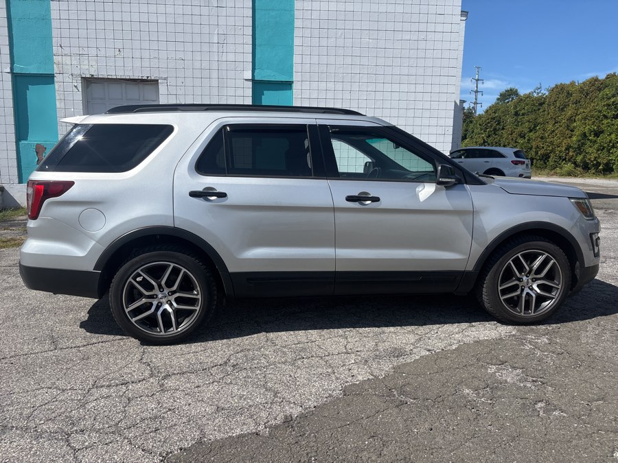 Used 2017 Ford Explorer in Milford, Connecticut | Dealertown Auto Wholesalers. Milford, Connecticut