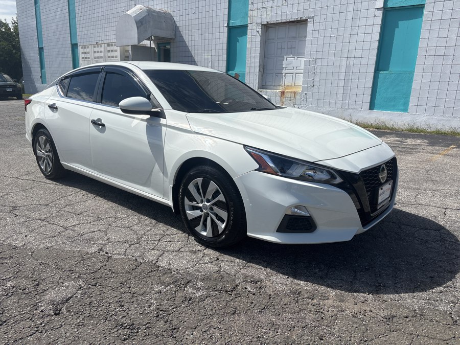 Used 2020 Nissan Altima in Milford, Connecticut | Dealertown Auto Wholesalers. Milford, Connecticut
