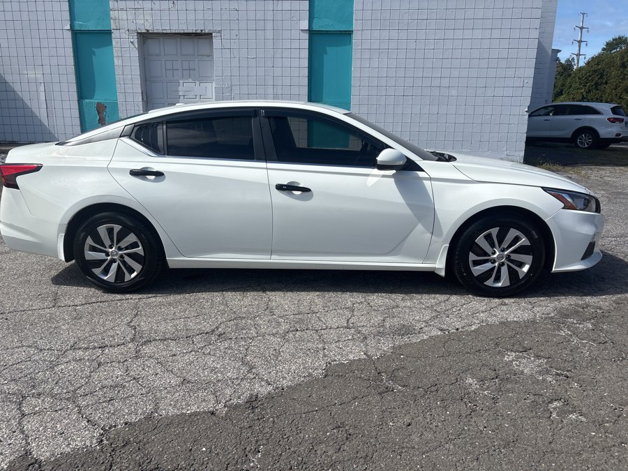 Used 2020 Nissan Altima in Milford, Connecticut | Dealertown Auto Wholesalers. Milford, Connecticut