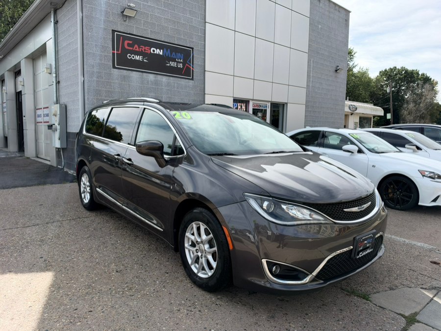 Used 2020 Chrysler Pacifica in Manchester, Connecticut | Carsonmain LLC. Manchester, Connecticut