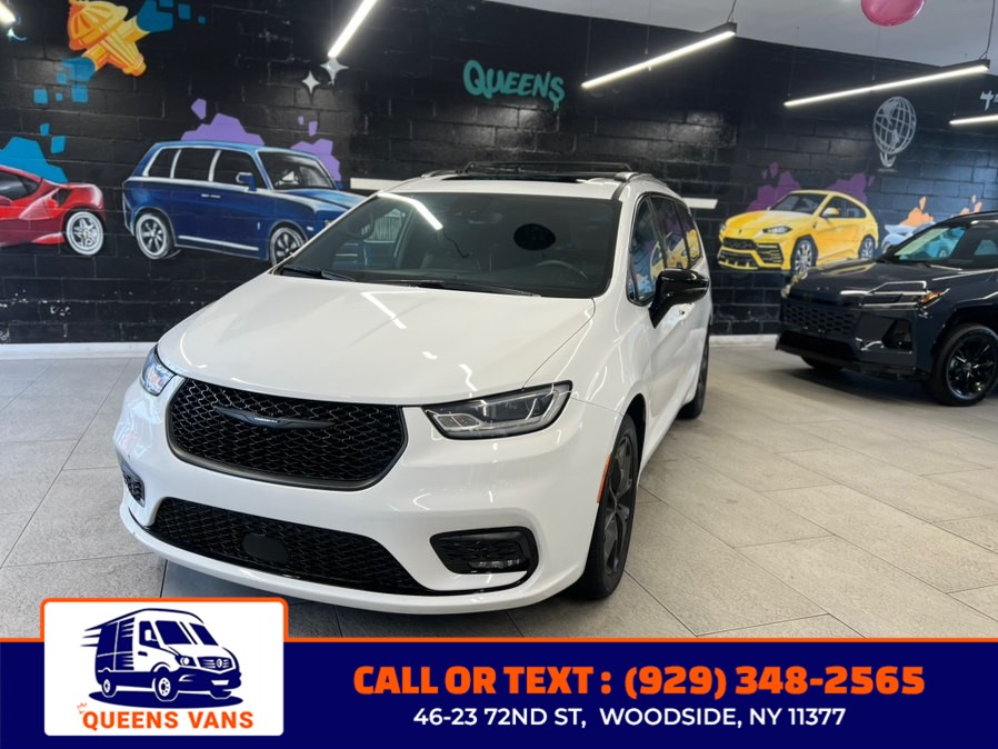 2025 Chrysler Pacifica Limited FWD, available for sale in Woodside, New York | Queens Vans LLC. Woodside, New York