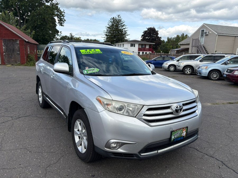 2011 Toyota Highlander 4WD 4dr V6 SE, available for sale in East Windsor, Connecticut | CT Car Co LLC. East Windsor, Connecticut
