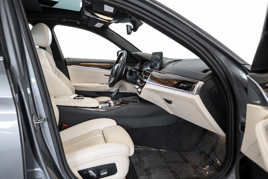 2023 BMW 5 Series 540i - Photo 14