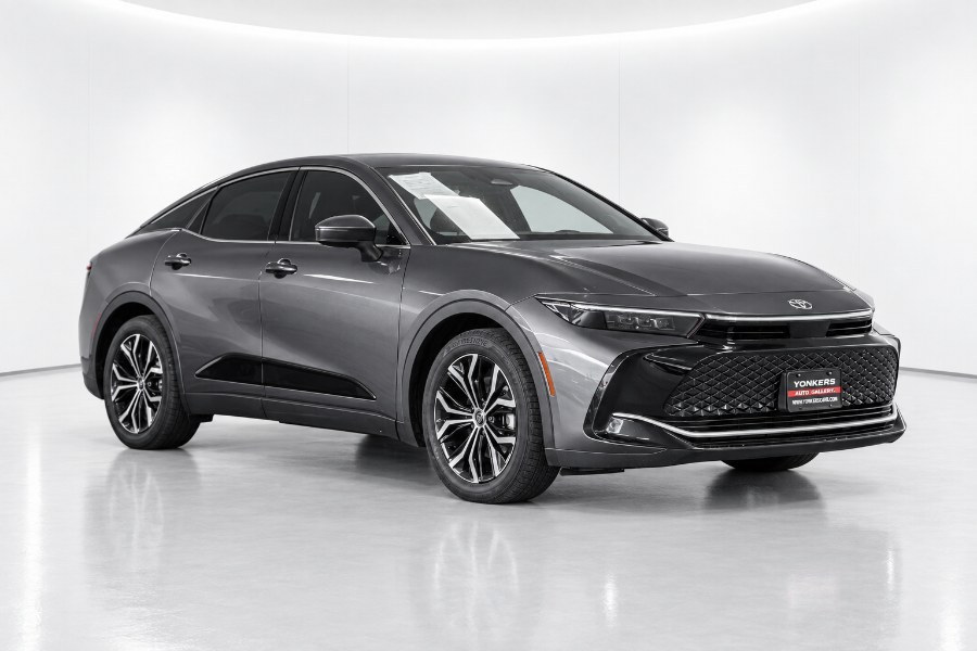 2023 Toyota Crown Limited - Photo 4