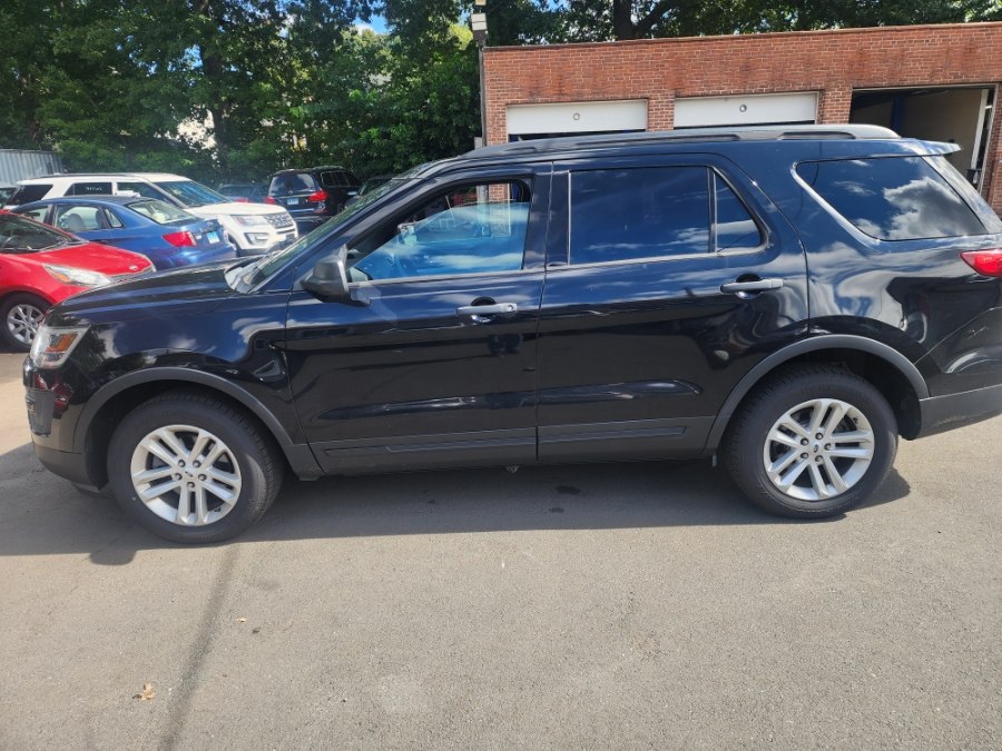 2017 Ford Explorer Base - Photo 2