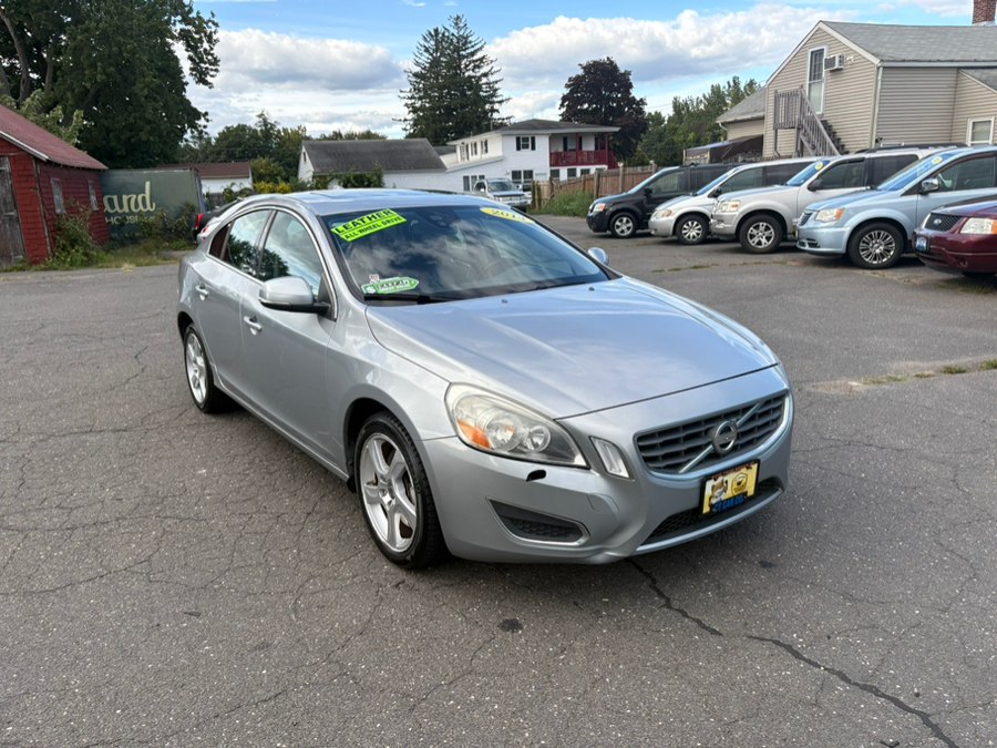 2013 Volvo S60 4dr Sdn T5 AWD, available for sale in East Windsor, Connecticut | CT Car Co LLC. East Windsor, Connecticut