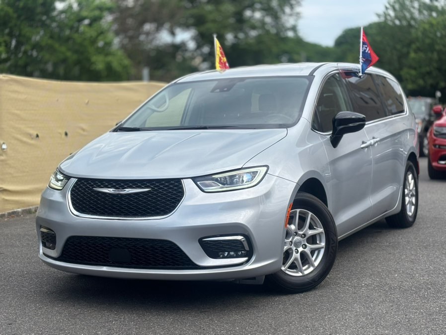 Used 2024 Chrysler Pacifica in Irvington, New Jersey | RT 603 Auto Mall. Irvington, New Jersey