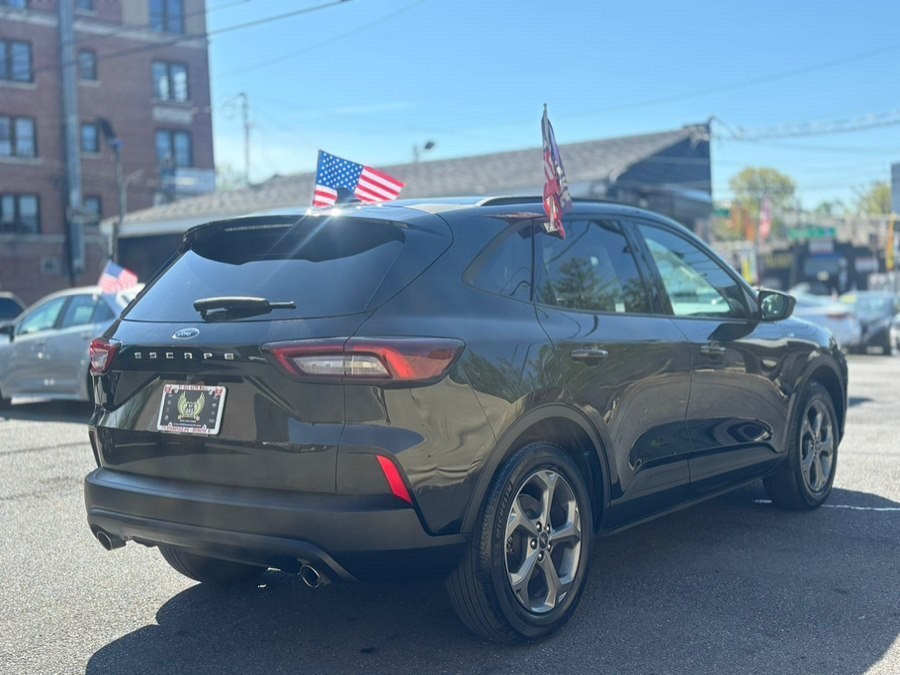 2025 Ford Escape ST-Line - Photo 5
