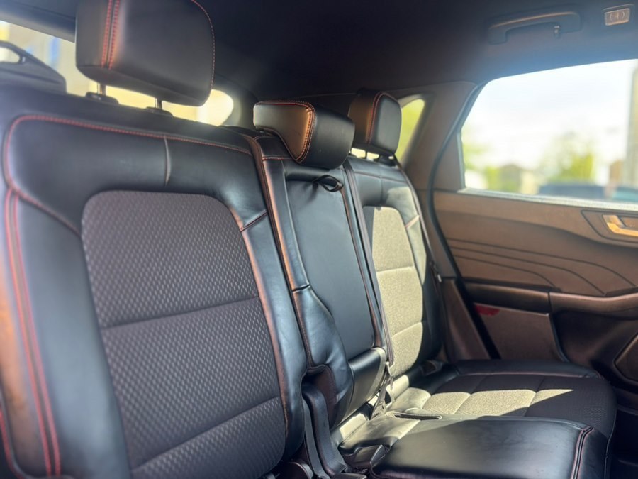 2025 Ford Escape ST-Line - Photo 8