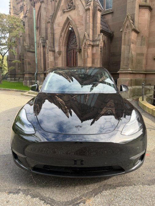 Tesla Model Y Performance AWD - Image 2