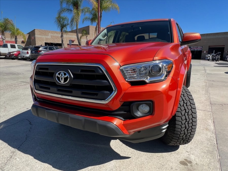 2017 Toyota Tacoma SR5 Double Cab 5'' Bed V6 4x2 AT (Natl), available for sale in Temecula, California | Tradeline Remarketing. Temecula, California