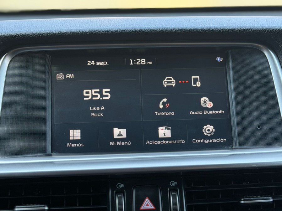 2020 Kia Optima LX - Photo 9