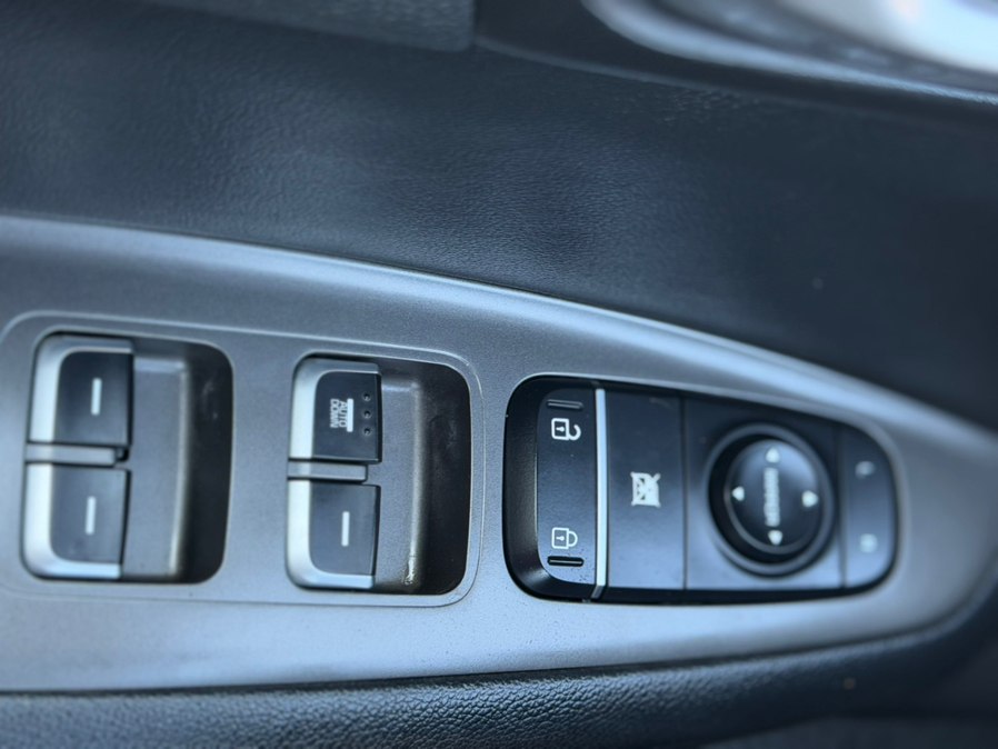 2020 Kia Optima LX - Photo 12