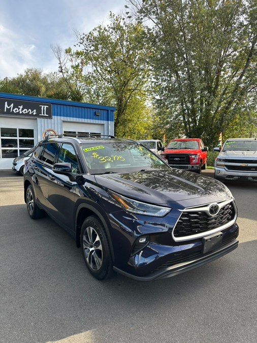 Used 2021 Toyota Highlander in Branford, Connecticut | Al Mac Motors 2. Branford, Connecticut