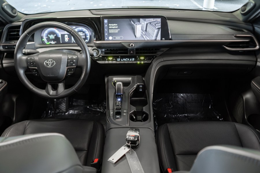 2023 Toyota Crown Limited - Photo 29