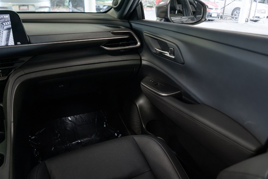 2023 Toyota Crown Limited - Photo 32