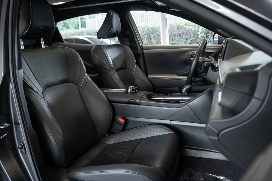 2023 Toyota Crown Limited - Photo 25