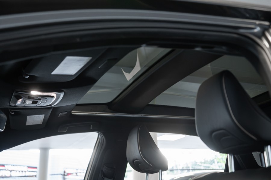 2023 Toyota Crown Limited - Photo 23