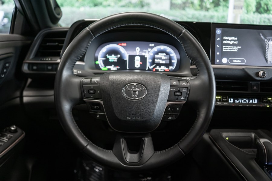 2023 Toyota Crown Limited - Photo 30