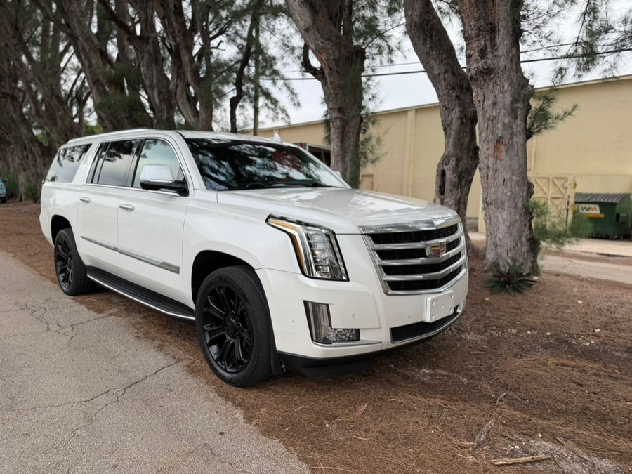 Used Cadillac Escalade ESV 4WD 4dr Luxury 2018 | The Palm Motors LLC. Hialeah, Florida