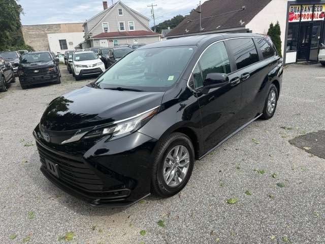 Used 2022 Toyota Sienna in Huntington Station, New York | Huntington Auto Mall. Huntington Station, New York
