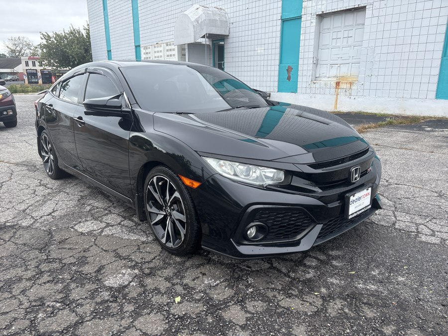 Used 2018 Honda Civic Si Sedan in Milford, Connecticut | Dealertown Auto Wholesalers. Milford, Connecticut