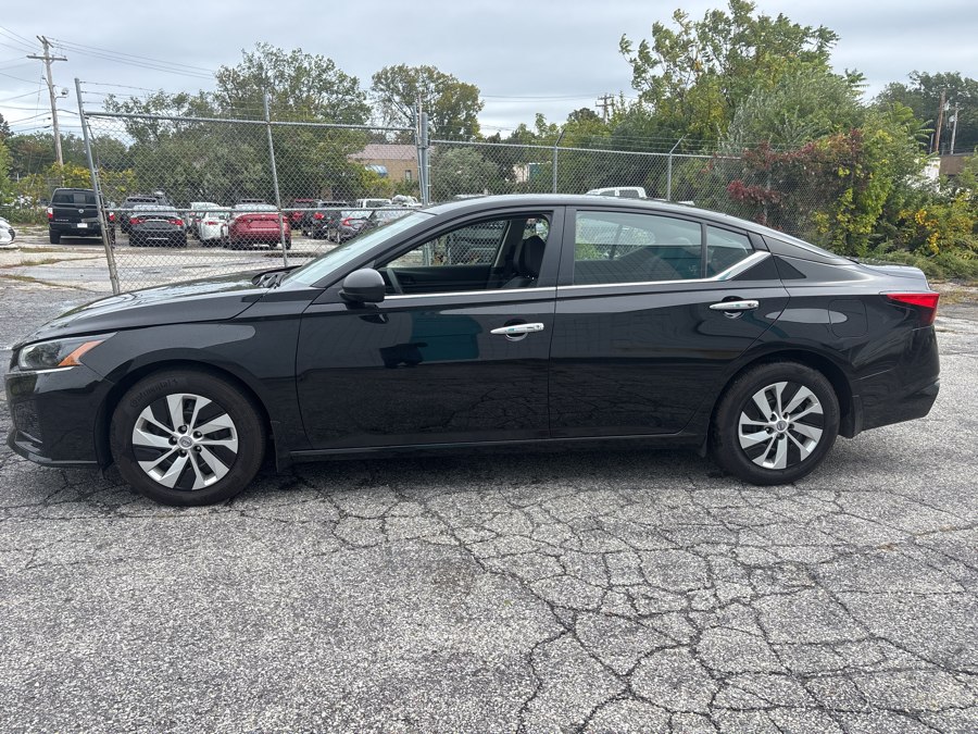 Used 2024 Nissan Altima in Milford, Connecticut | Dealertown Auto Wholesalers. Milford, Connecticut