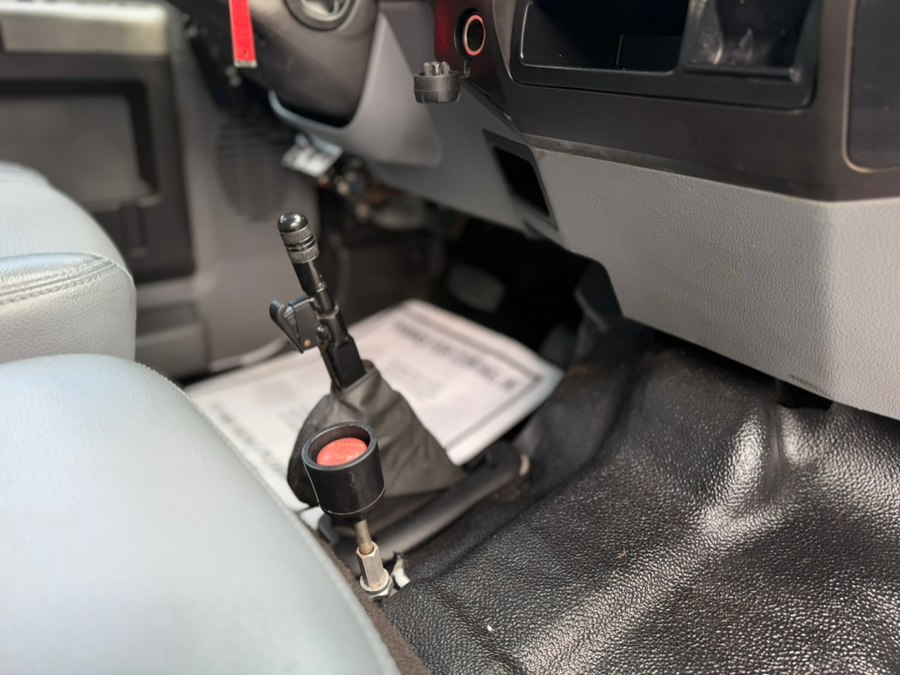 2017 Ford F-650 - Photo 40