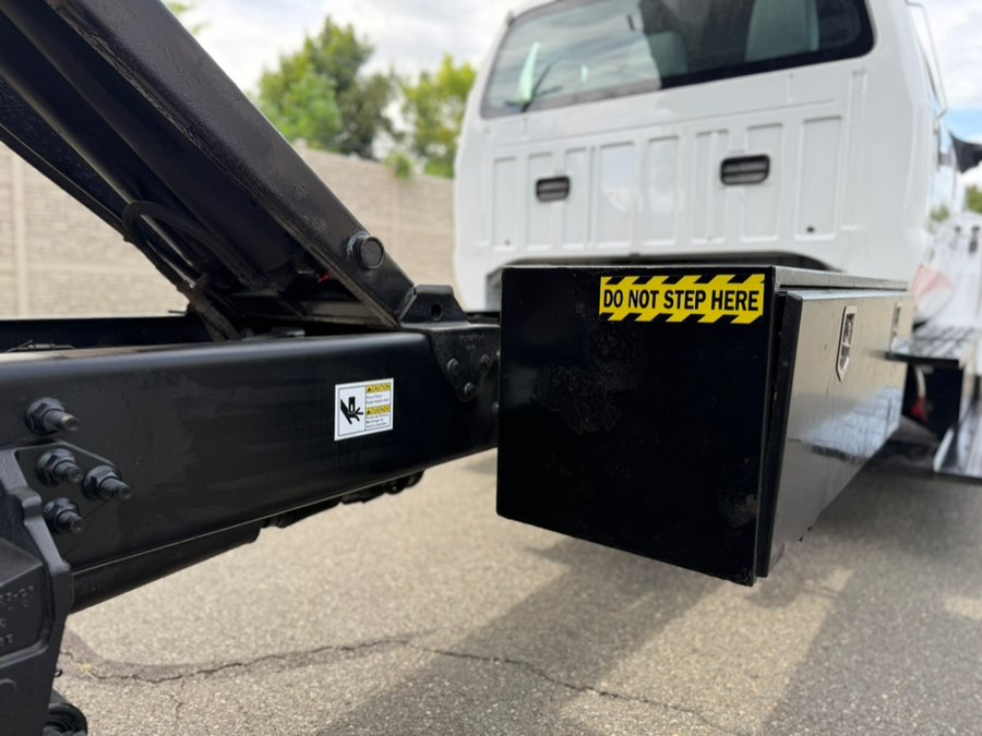 2017 Ford F-650 - Photo 24