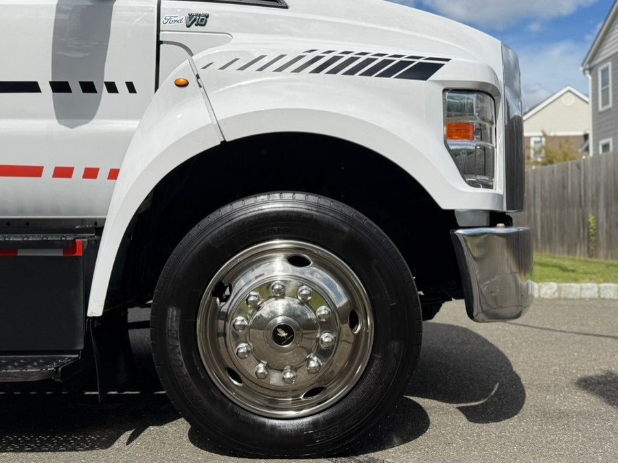 2017 Ford F-650 - Photo 32