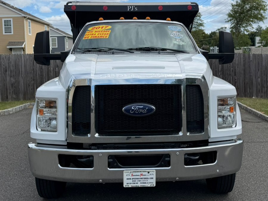 2017 Ford F-650 - Photo 21