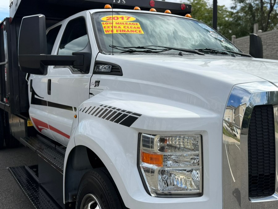 2017 Ford F-650 - Photo 12