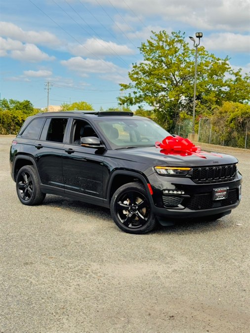 2023 Jeep Grand Cherokee Limited 4x4, available for sale in Elmont, New York | Charles Cars. Elmont, New York