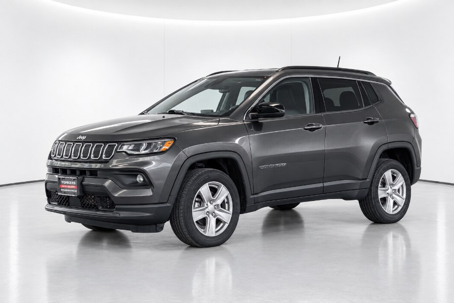 Used 2022 Jeep Compass in Yonkers, New York | Central Ave Motors. Yonkers, New York
