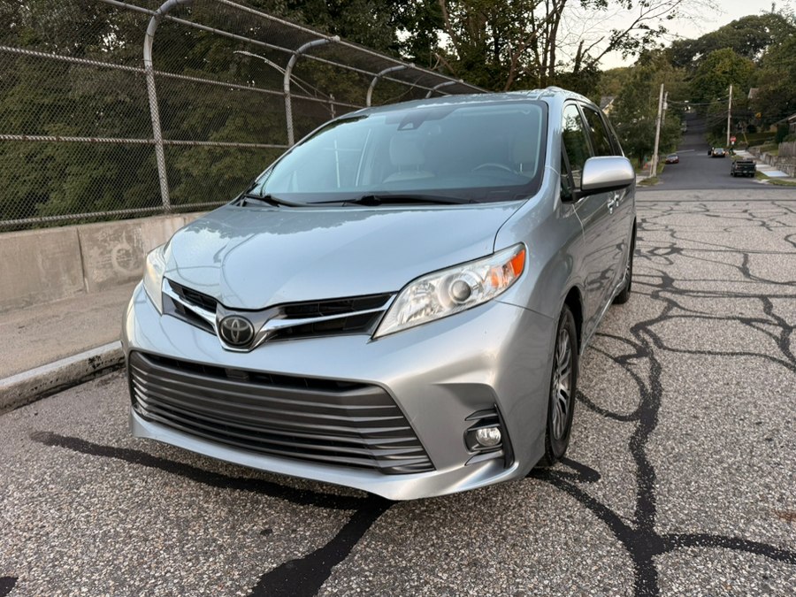2019 Toyota Sienna XLE Premium FWD 8-Passenger (Natl), available for sale in Shelton, Connecticut | Center Motorsports LLC. Shelton, Connecticut
