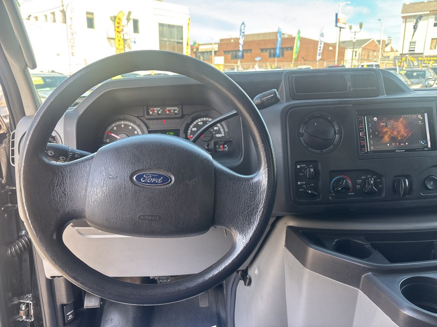 2013 Ford E-Series Econoline Van Commercial - Photo 19