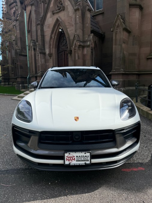 Porsche Macan T AWD - Image 2