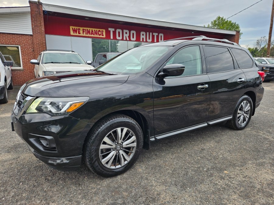 Used 2018 Nissan Pathfinder in East Windsor, Connecticut | Toro Auto. East Windsor, Connecticut