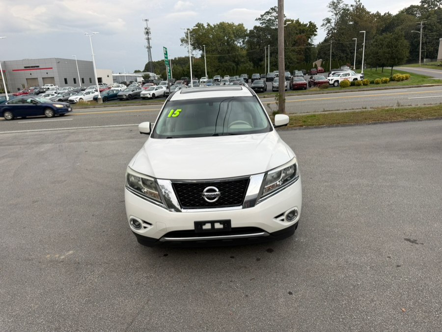Used Nissan Pathfinder 4WD 4dr SV 2014 | Gas On The Run. Swansea, Massachusetts