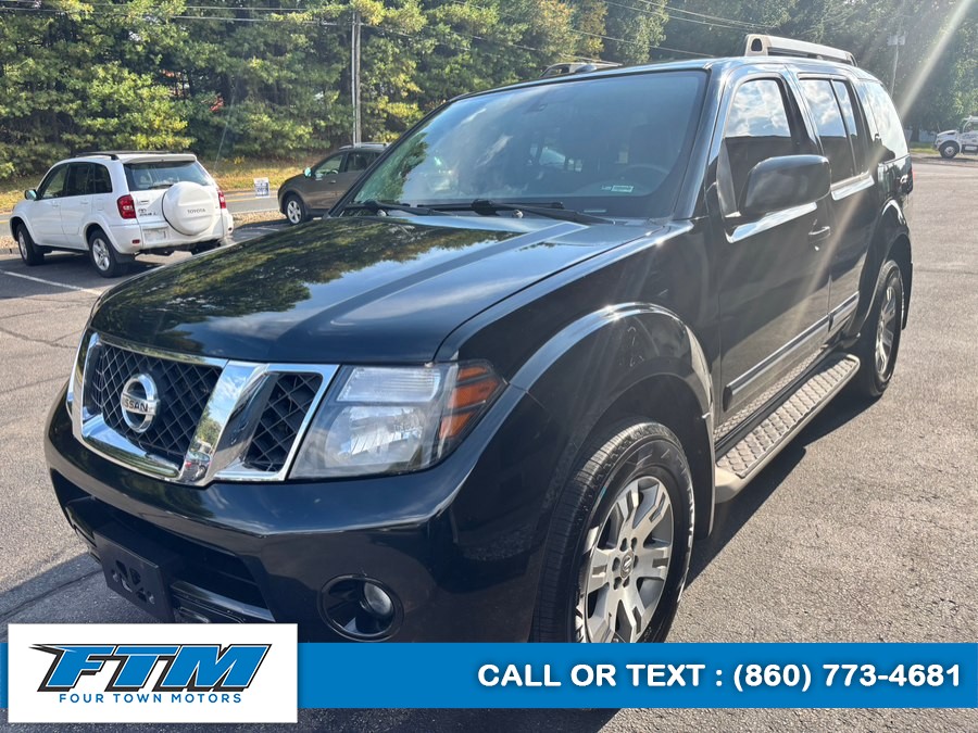 Used 2012 Nissan Pathfinder in Somers, Connecticut | Four Town Motors LLC. Somers, Connecticut
