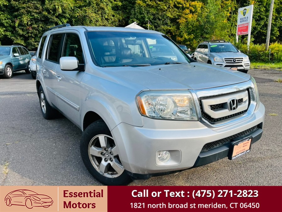 Used 2011 Honda Pilot in Meriden, Connecticut | Essential Motors. Meriden, Connecticut